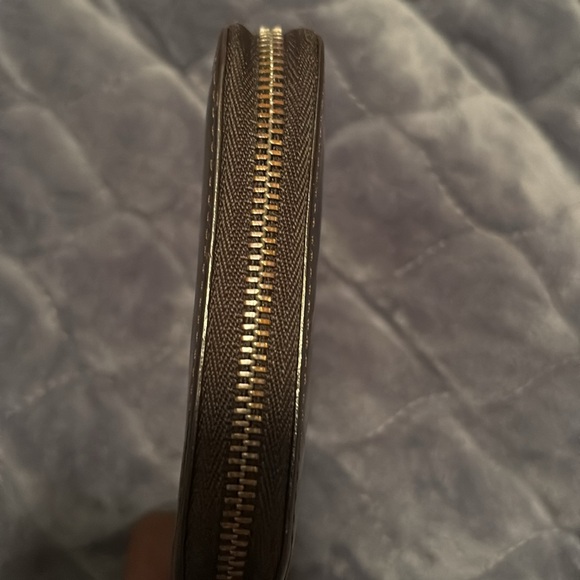 Authentic Louis Vuitton Glacé Porte zippy Chocolate Brown vintage wallet. - Picture 5 of 14